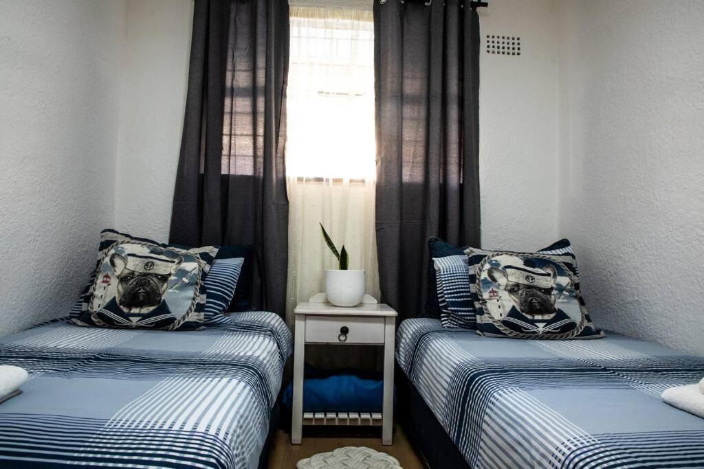 Taronga Mansions At Point Stadium Apartment *
